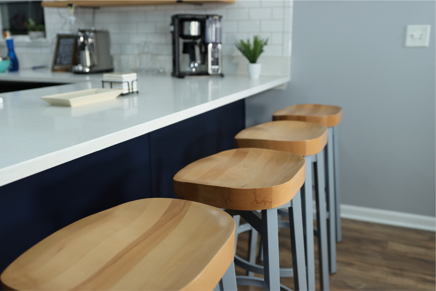 The Chic Seat - Signal Grey
